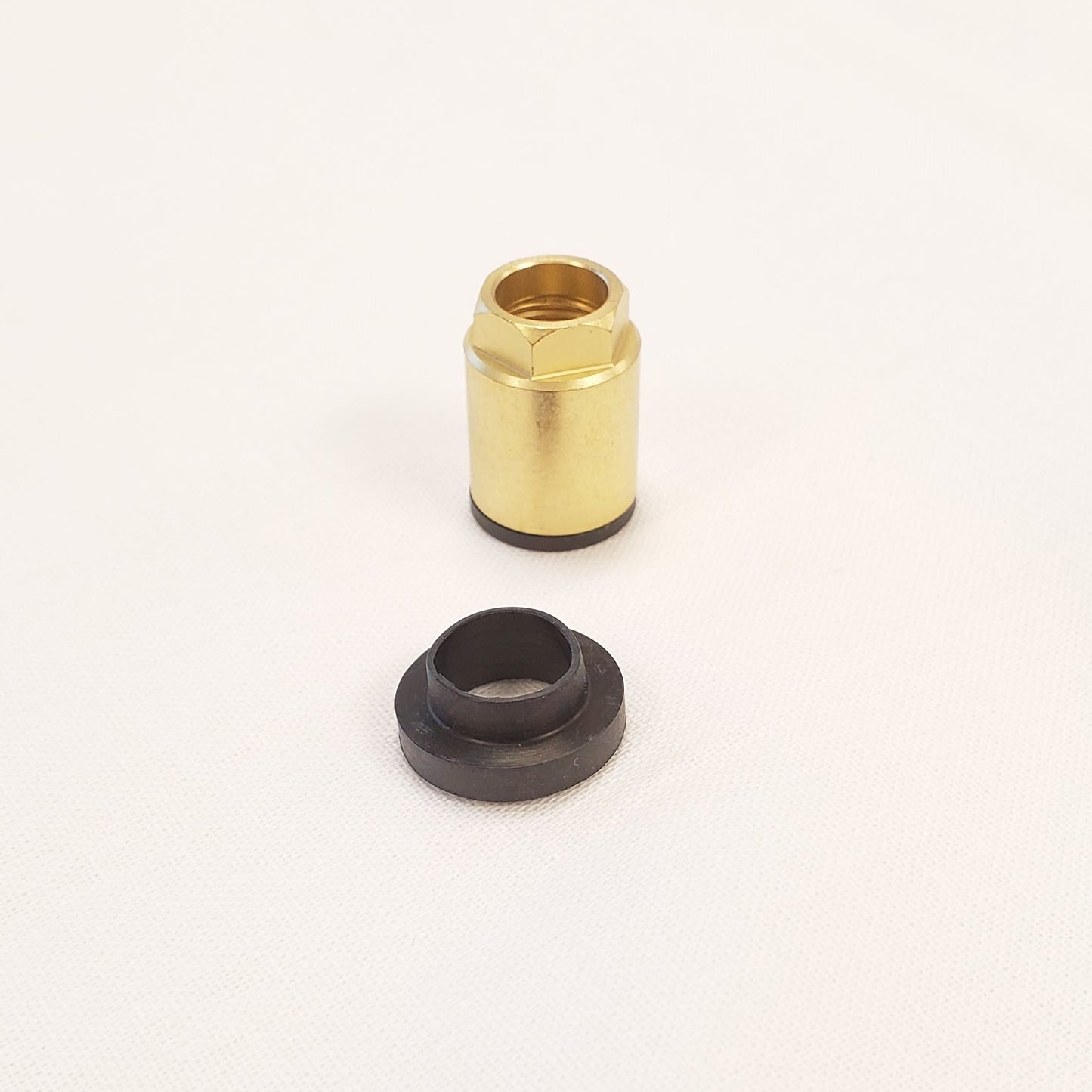 0.453" diameter grommet and nut (TPMS-IVS)